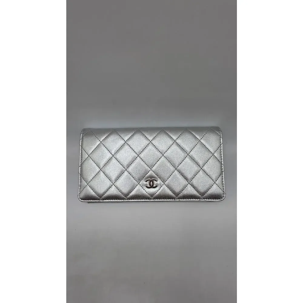 Chanel Silver-tone Interlocking CC Yen Wallet Bifold Wallet